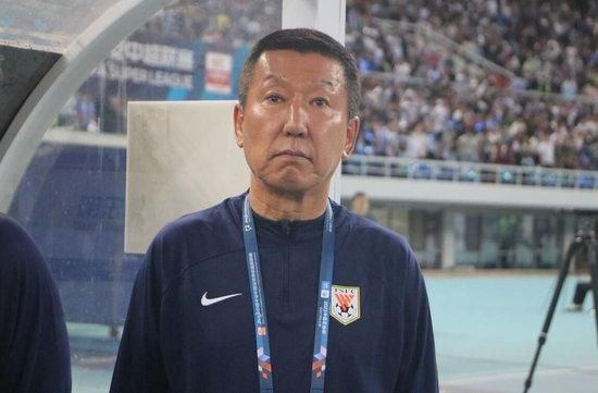 解开英语老师丰满的乳罩视频
