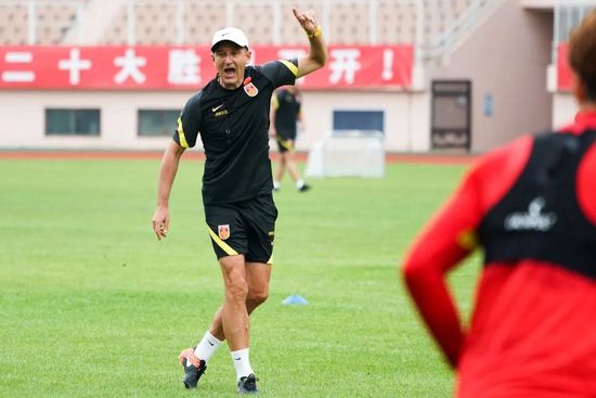 公出差我和公乱高清电影