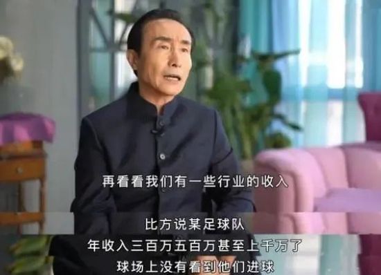 黑丝美女被爆艹